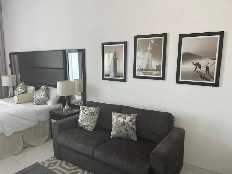18 Bricks Studio Apartment Roma 513 Dubaj